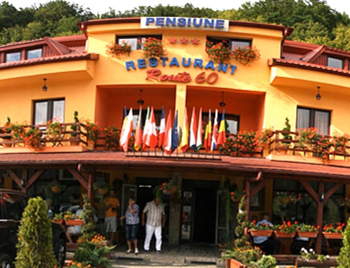 Pensiune Restaurant Route60 Ciucea Exterior foto